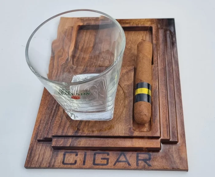 Servirni pladenj za cigare