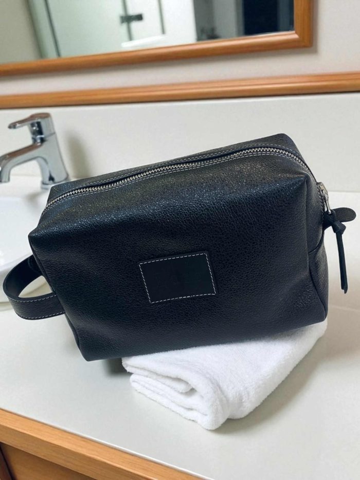 Personalizirana usnjena toaletna torbica DDDesign.si - slika 5