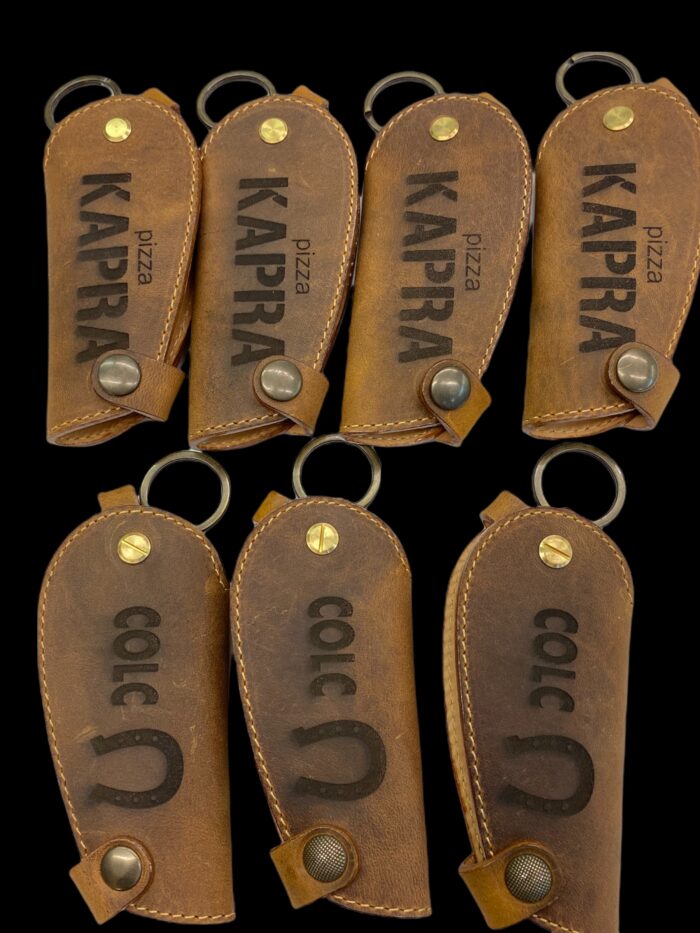 Personalizirani usnjeni etui z varovalom ohišja ključa DDDesign.si - slika 4