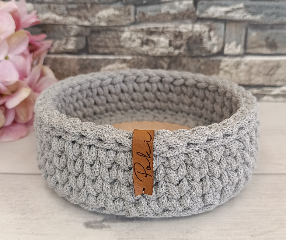 Nizka kvačkana košarica