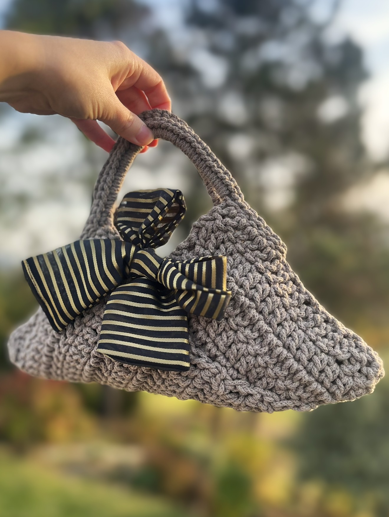 TRINA – kvačkana torbica