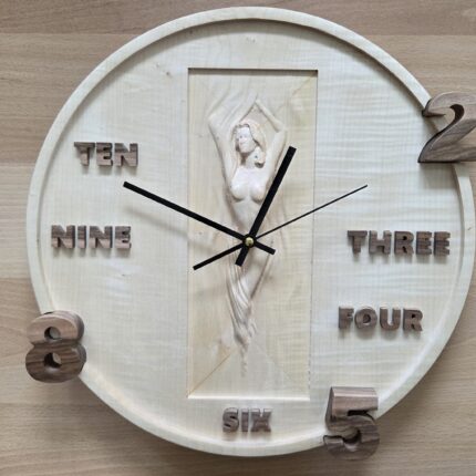 Unikatna stenska ura