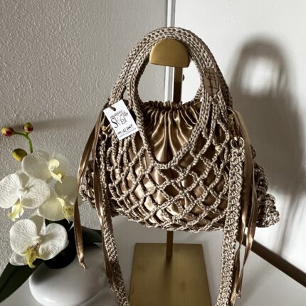 Kvačkana torbica verižica