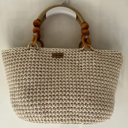 Kvačkan cekar, ki se lahko spremeni v košaro, ročno kvačkano