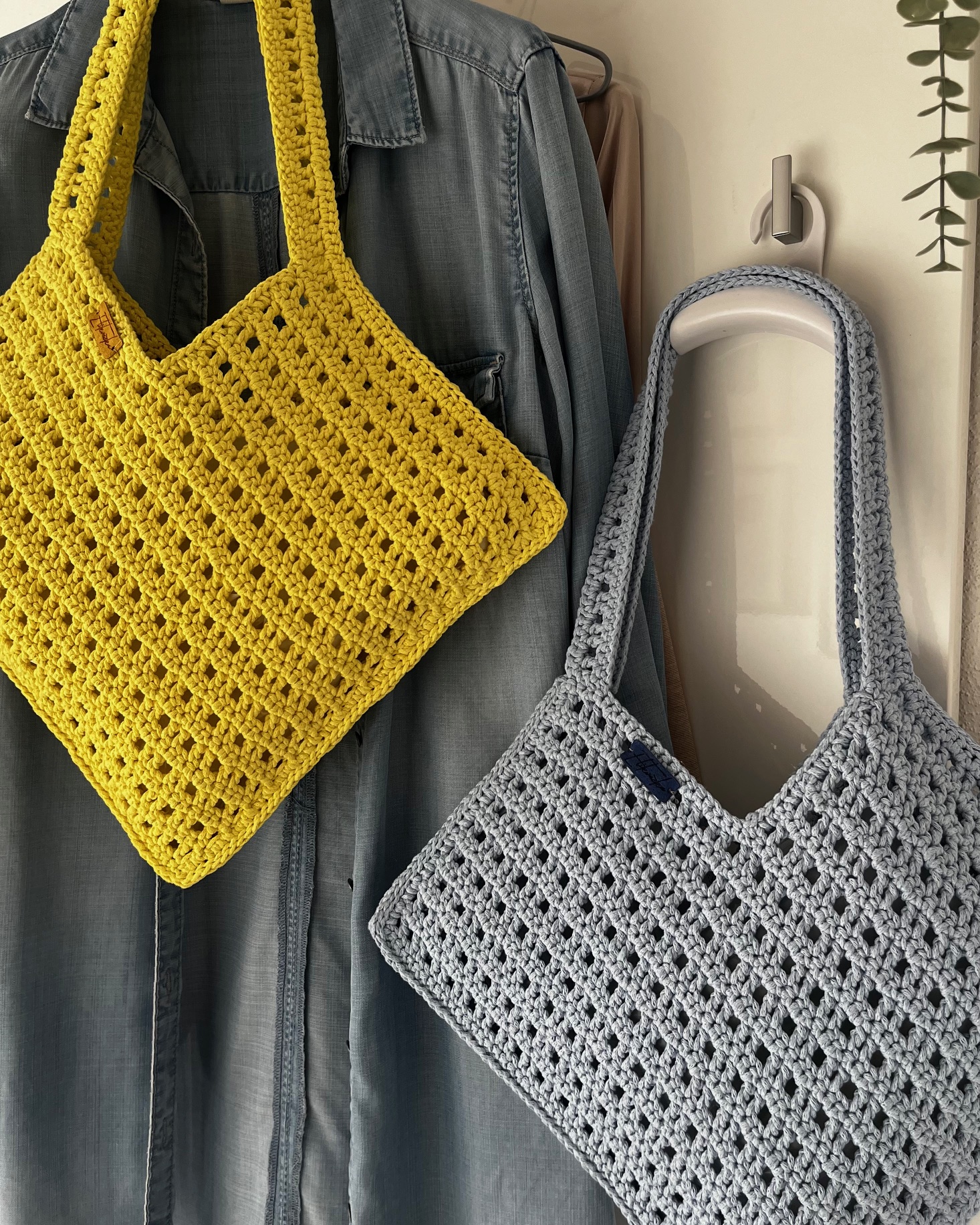 Kvačkana torbica v rumeni ali modri barvi, bombažna - slika 4