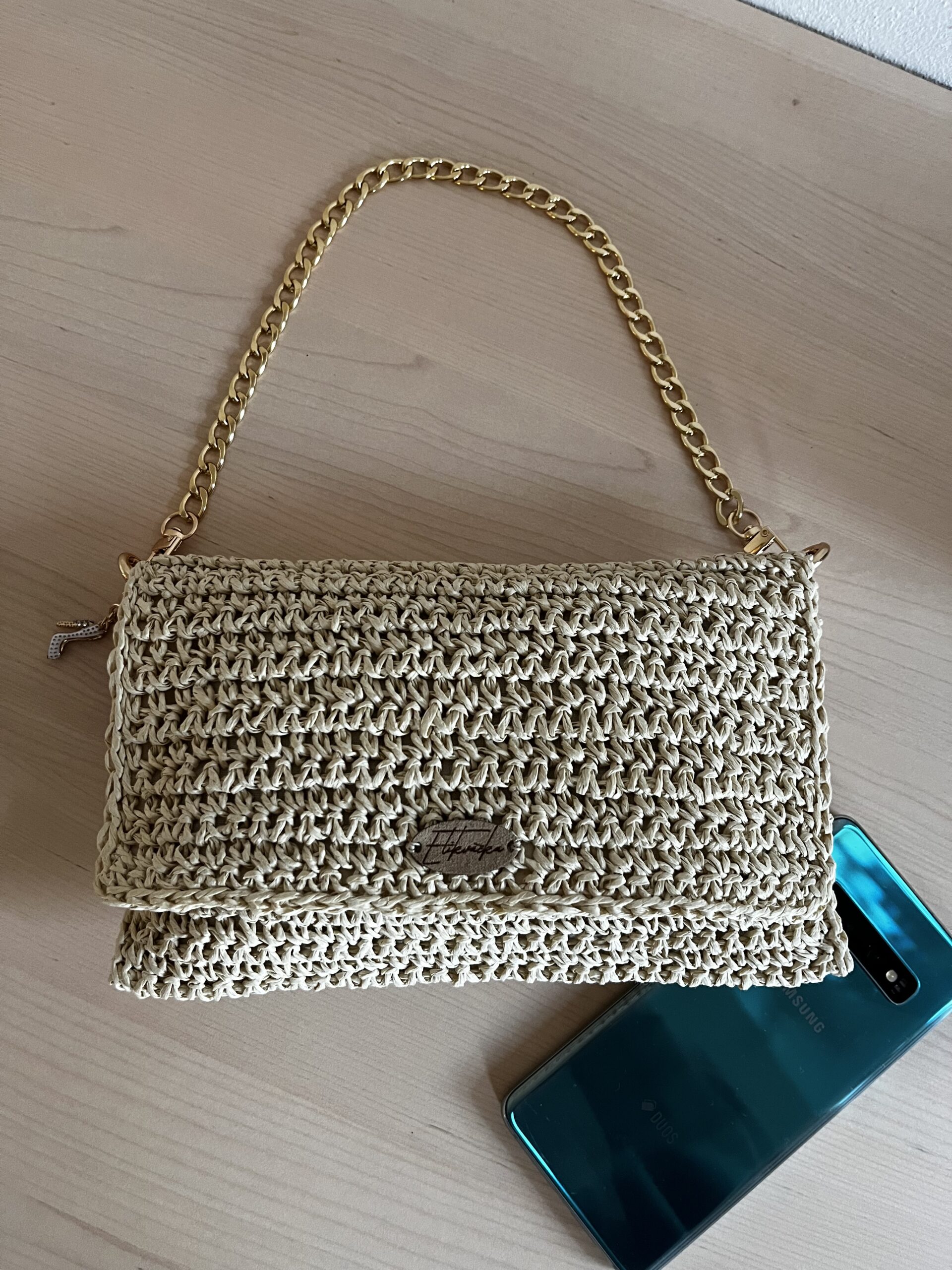 Kvačkana torbica in klobuk iz jute - slika 6